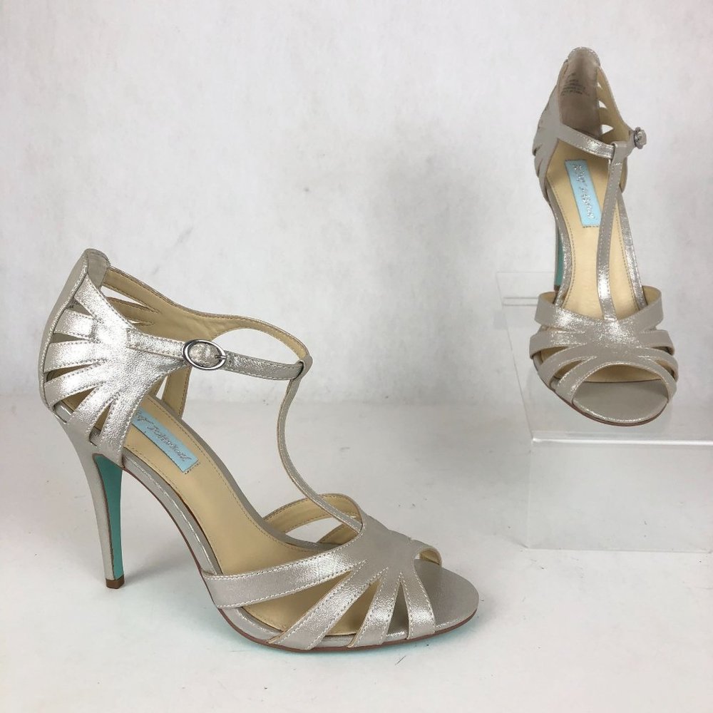 Betsey Johnson NWOT Women's Size 8 Tee Silver Glitter High Heels Evening Sandals